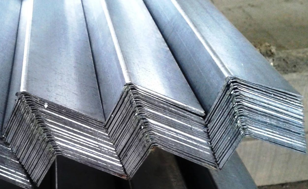 Уголки оцинкованные